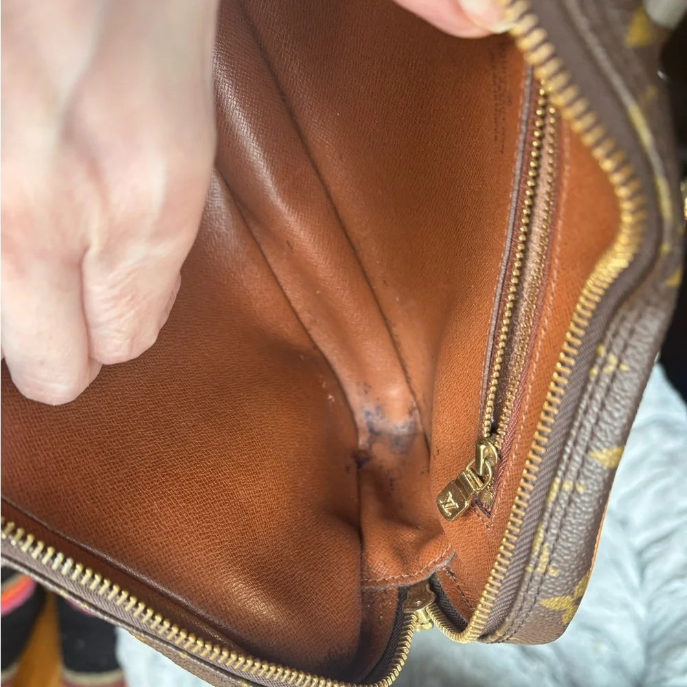 Louis Vuitton Marly Dragonne Vintage Wristlet Monogram Clutch
